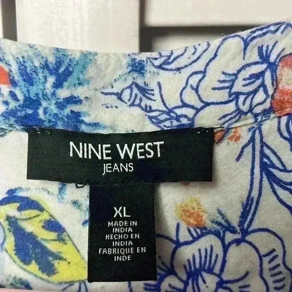 Nine West V-Neck Casual Floral Top Size XL - Picture 2 of 10